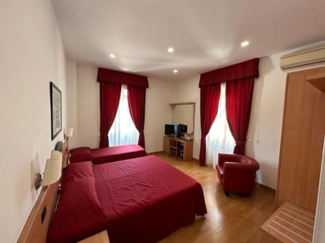 Hotel L'Isola Санта-Маринелла Экстерьер фото